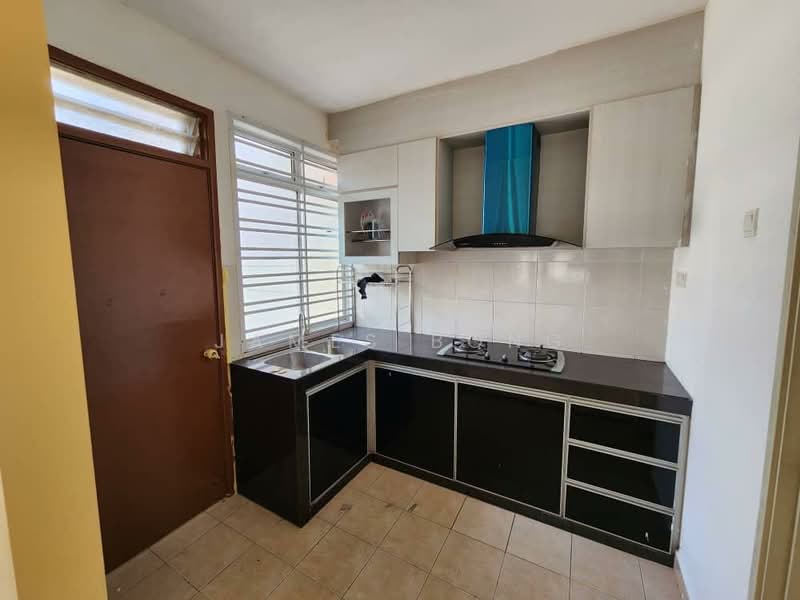 Rumah Kluster untuk Dijual di Taman Sierra Perdana (Masai) - James Bong - Kitchen - PropertyGuru.com.my