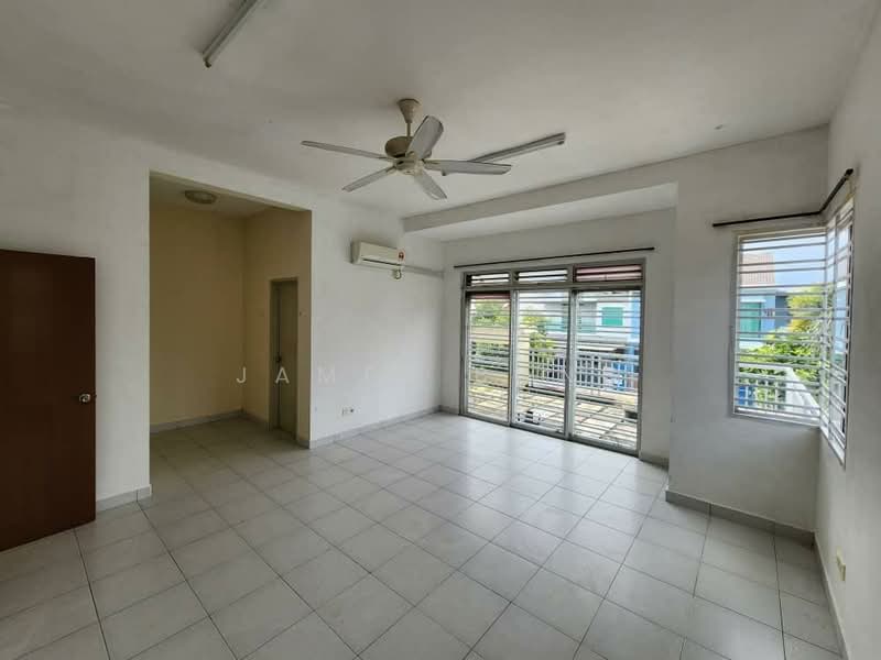 Rumah Kluster untuk Dijual di Taman Sierra Perdana (Masai) - James Bong - Living Room - PropertyGuru.com.my