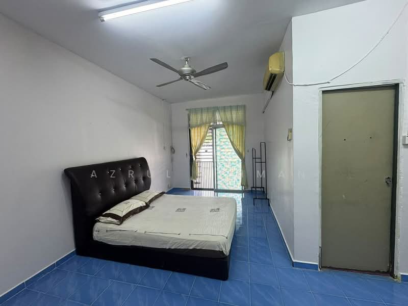 Rumah Berkembar untuk Dijual di Taman Panchor Jaya (Paroi) - Azrul Othman - Bedroom - PropertyGuru.com.my