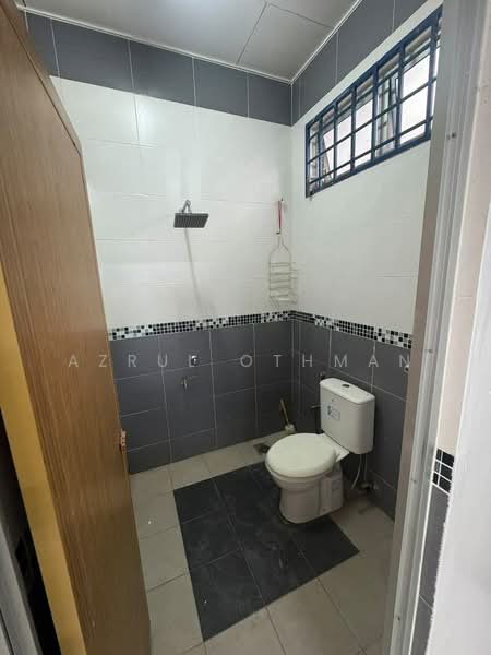 Rumah Berkembar untuk Dijual di Taman Panchor Jaya (Paroi) - Azrul Othman - Bathroom - PropertyGuru.com.my