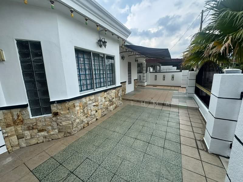 Rumah Berkembar untuk Dijual di Taman Panchor Jaya (Paroi) - Azrul Othman - Exterior - PropertyGuru.com.my