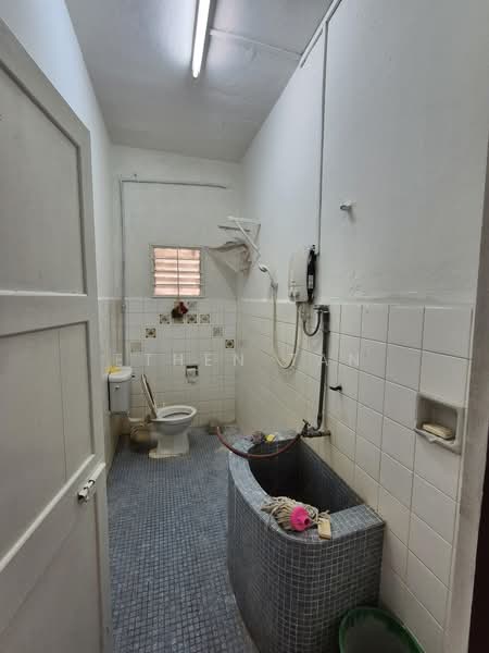 2-storey Terraced House for Sale in Reservoir Garden (Ayer Itam) - Ethen Tan - Bathroom - PropertyGuru.com.my