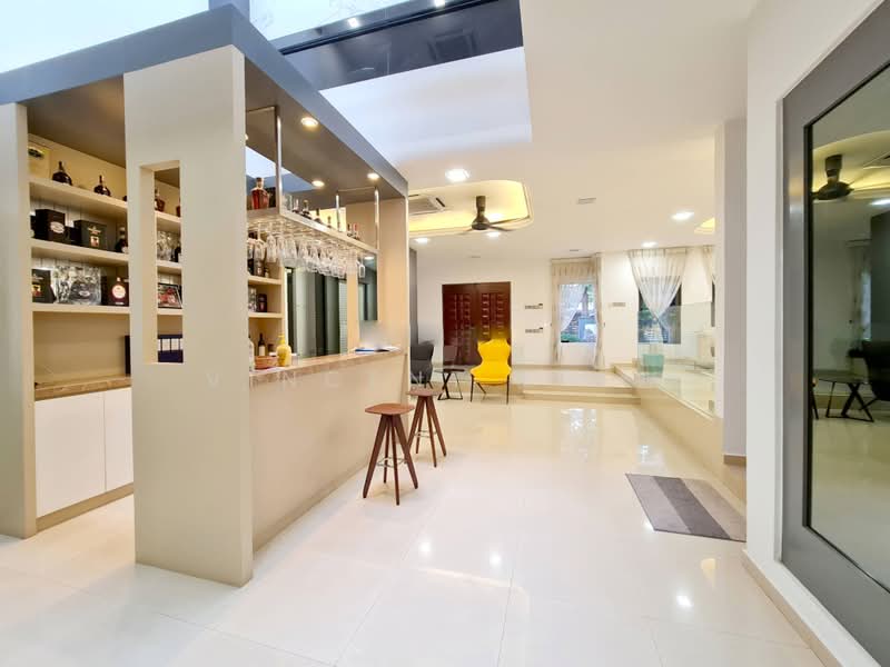 Rumah Banglo untuk Dijual di Seksyen 11 (Kota Damansara) - Vincent Liaw - Living Room - PropertyGuru.com.my