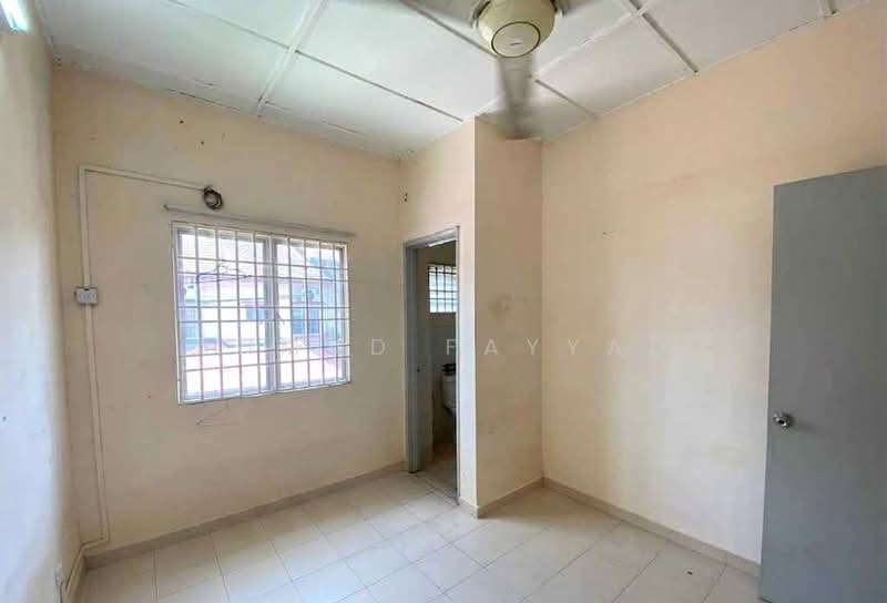 2-storey Terraced House for Sale in Seksyen 8 (Bangi) - Ahmad Fayyad - PropertyGuru.com.my