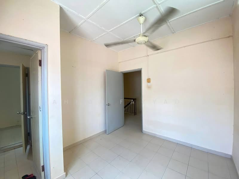 2-storey Terraced House for Sale in Seksyen 8 (Bangi) - Ahmad Fayyad - PropertyGuru.com.my