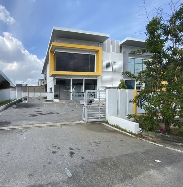 Kilang Berkembar untuk Dijual di Bukit Raja (Selangor) - Biana Yap - Exterior - PropertyGuru.com.my