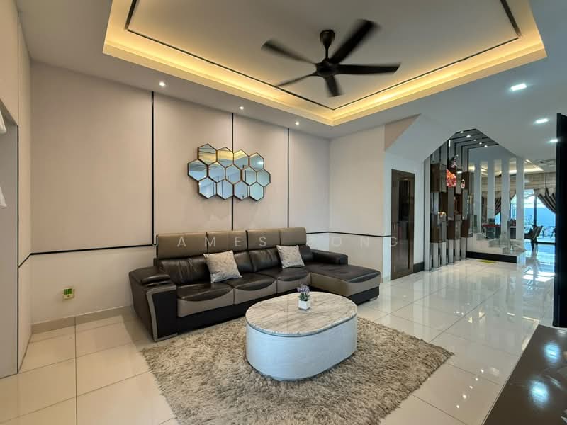 Rumah Berkembar untuk Dijual di Taman Bayu Puteri (Johor Bahru) - James Bong - Living Room - PropertyGuru.com.my