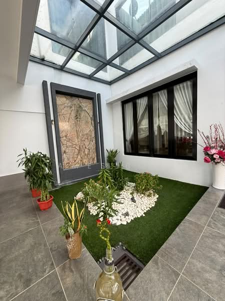 Rumah Berkembar untuk Dijual di Taman Bayu Puteri (Johor Bahru) - James Bong - Garden - PropertyGuru.com.my