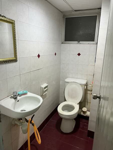 Kondominium untuk Dijual di N-Park Condominium - Sherlene Choo - Bathroom - PropertyGuru.com.my