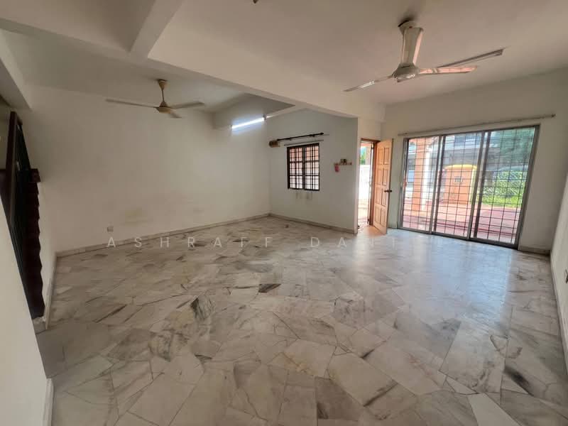 2-storey Terraced House for Sale in Seksyen 3 (Bangi) - Ashraff Daniel - Living Room - PropertyGuru.com.my