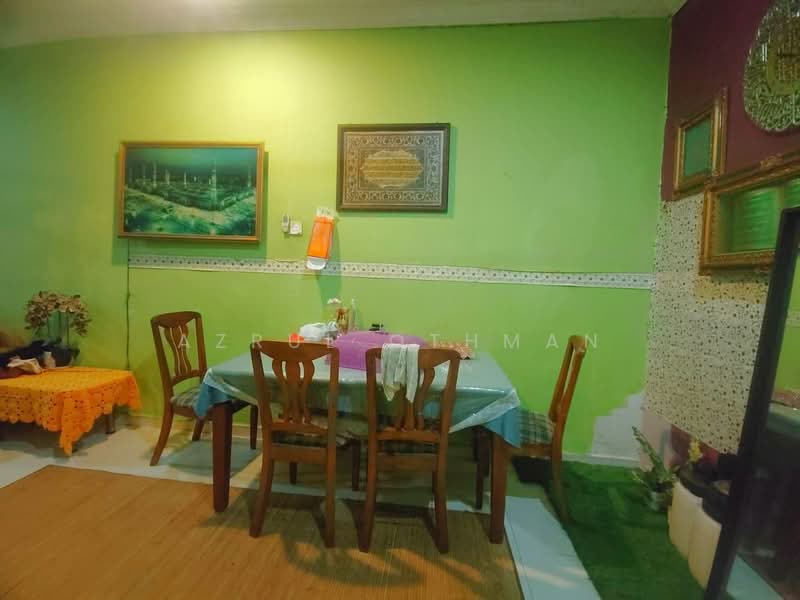 1-storey Terraced House for Sale in Dataran Segar (Lukut) - Azrul Othman - Dining Room - PropertyGuru.com.my