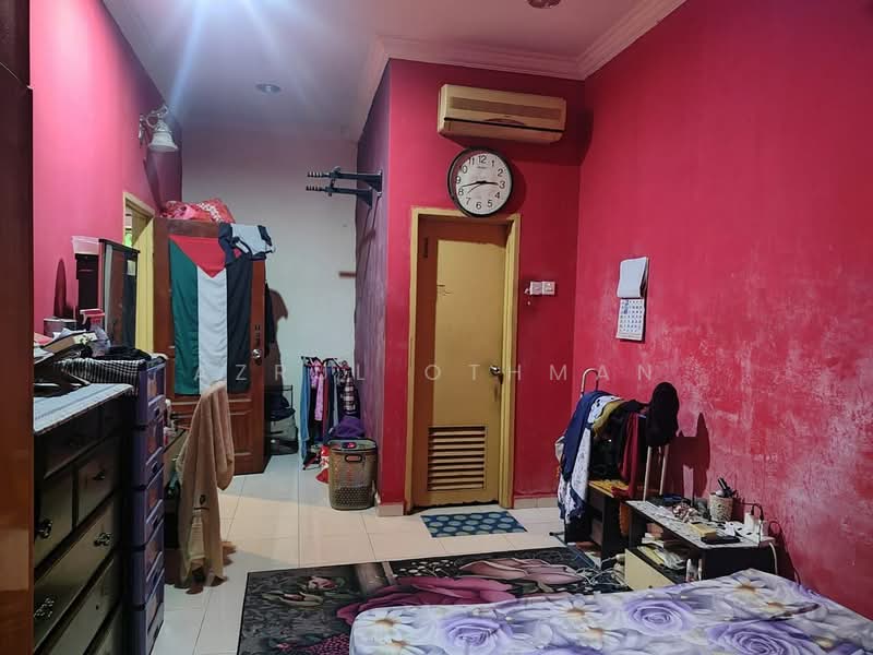 1-storey Terraced House for Sale in Dataran Segar (Lukut) - Azrul Othman - Bedroom - PropertyGuru.com.my