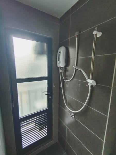 Service Residence for Sale at Majestic Maxim - Michelle Tan - Bathroom - PropertyGuru.com.my
