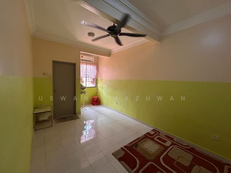 Rumah Teres 2 Tingkat untuk Dijual di Bandar Teknologi Kajang (Kajang) - Uswani Mazuwan - Living Room - PropertyGuru.com.my