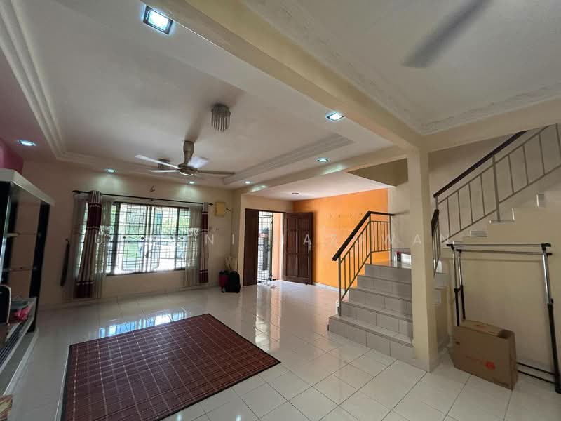 Rumah Teres 2 Tingkat untuk Dijual di Bandar Teknologi Kajang (Kajang) - Uswani Mazuwan - Living Room - PropertyGuru.com.my