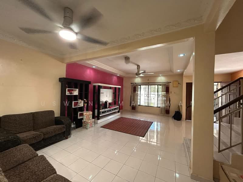 Rumah Teres 2 Tingkat untuk Dijual di Bandar Teknologi Kajang (Kajang) - Uswani Mazuwan - Living Room - PropertyGuru.com.my