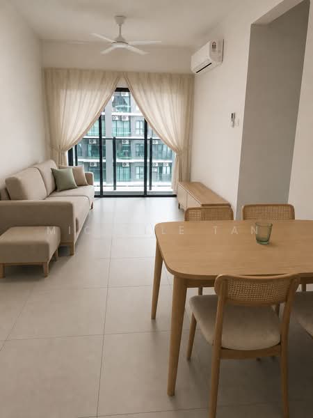 Service Residence for Sale at Majestic Maxim - Michelle Tan - Living Room - PropertyGuru.com.my