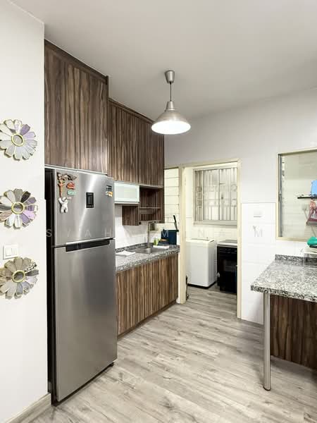Pangsapuri untuk Dijual di Seri Intan Apartment - Syahrim Naim - Kitchen - PropertyGuru.com.my