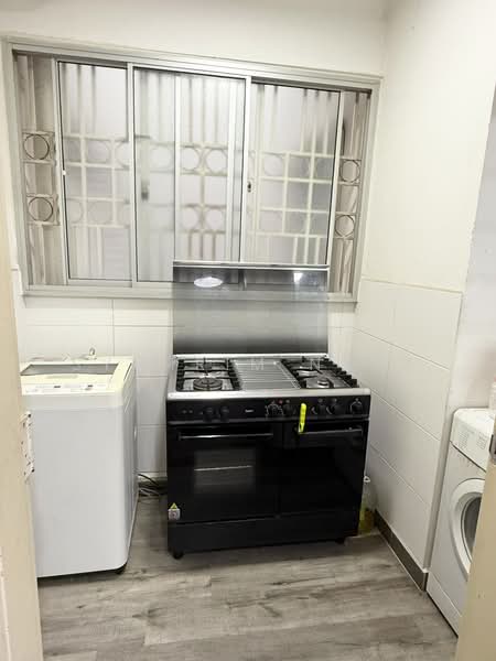 Pangsapuri untuk Dijual di Seri Intan Apartment - Syahrim Naim - Kitchen - PropertyGuru.com.my