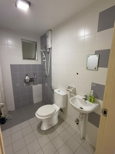 Pangsapuri untuk Dijual di Seri Intan Apartment - Syahrim Naim - Bathroom - PropertyGuru.com.my