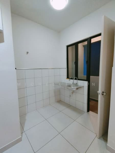Service Residence for Sale at Majestic Maxim - Michelle Tan - Kitchen - PropertyGuru.com.my