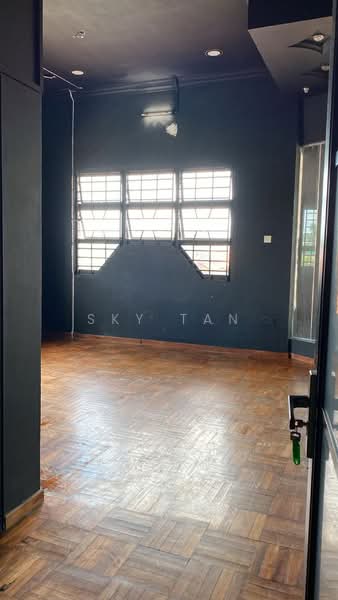 Banglo Komersial untuk Disewa di Taman Century (Johor Bahru) - Sky Tan - Interior - PropertyGuru.com.my