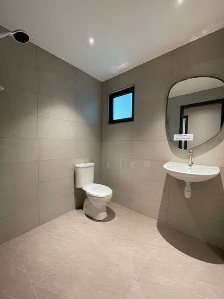 Servis Apartment untuk Dijual di Cove Residence - CY Liew - Bathroom - PropertyGuru.com.my
