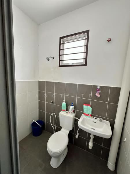 Rumah Teres 2-Tingkat untuk Dijual di Taman Pulai Hijauan (Skudai) - Paggie Tee - Bathroom - PropertyGuru.com.my