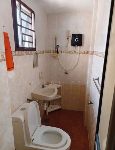 Apartment for Sale at Bayu Puteri 3 - Wilson Teh - Bathroom - PropertyGuru.com.my