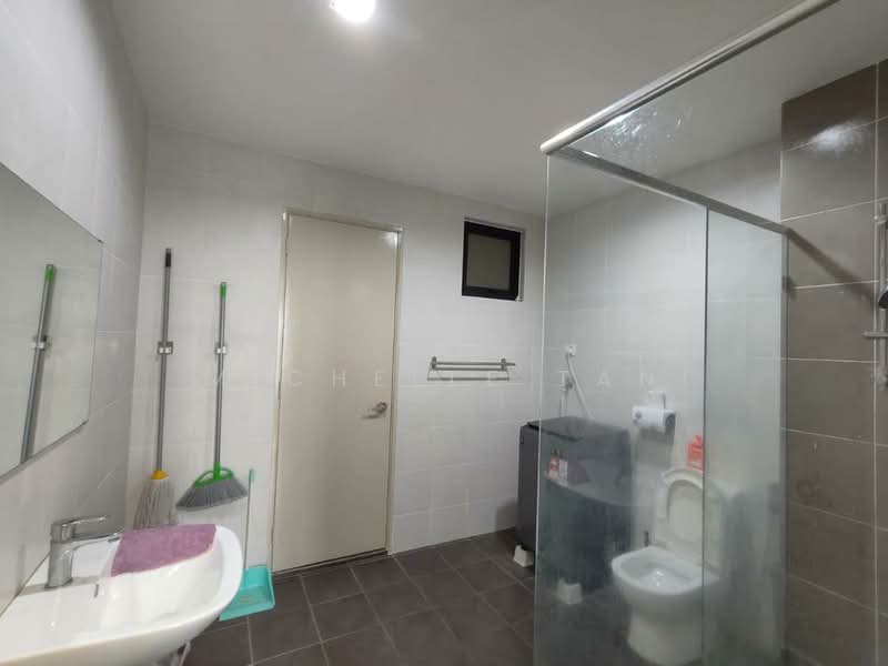 Service Residence for Sale at D'sands Residence - Michelle Tan - Bathroom - PropertyGuru.com.my
