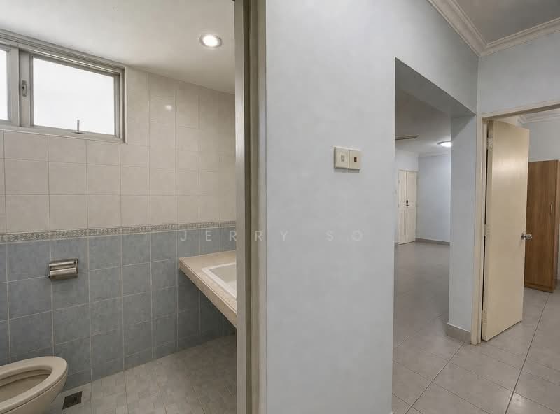 Pangsapuri untuk Dijual di Pearl Garden - Jerry So - Bathroom - PropertyGuru.com.my