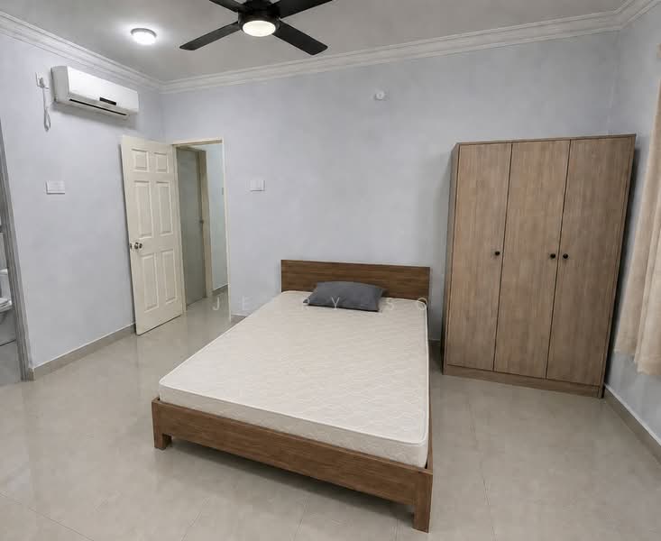 Pangsapuri untuk Dijual di Pearl Garden - Jerry So - Bedroom - PropertyGuru.com.my