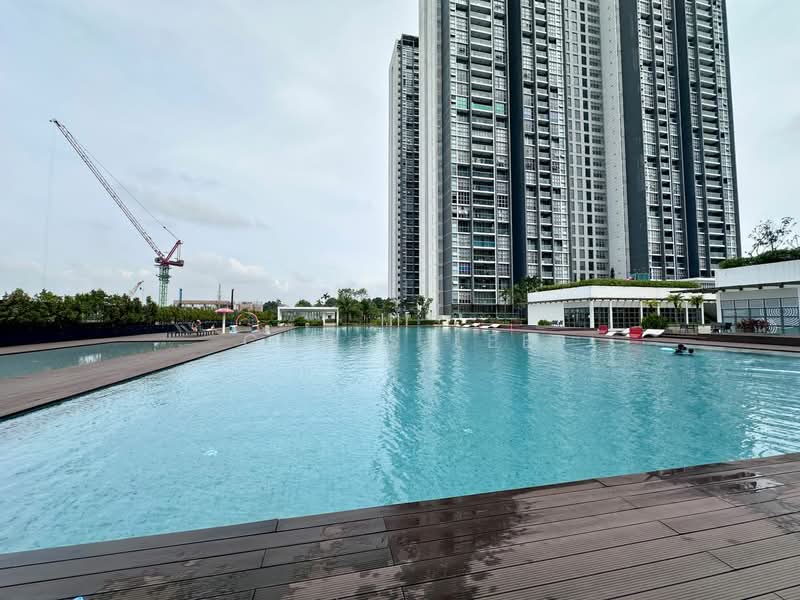 Kondominium untuk Disewa di Lakefront Residence - Chris Lee - Exterior - PropertyGuru.com.my
