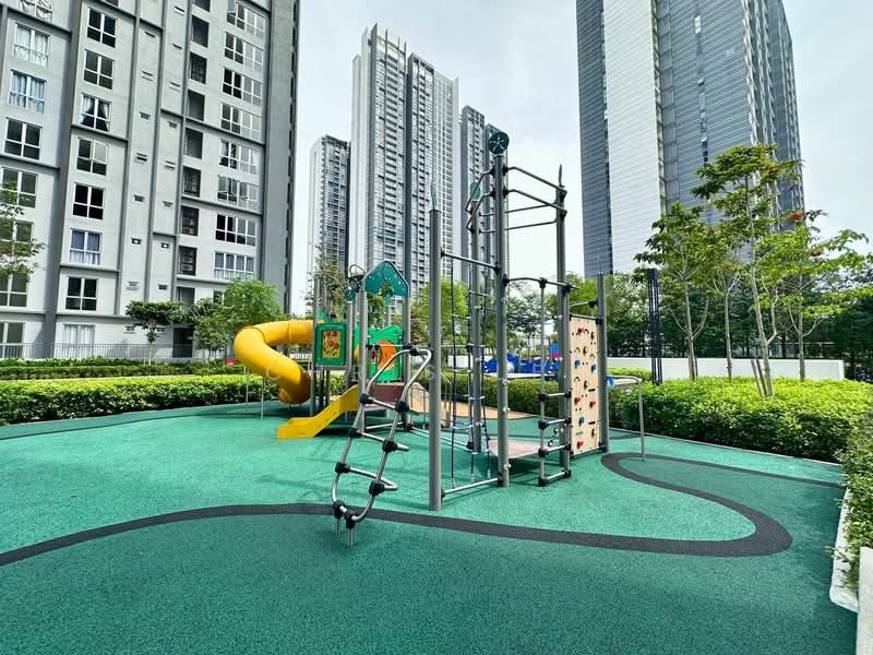 Kondominium untuk Disewa di Lakefront Residence - Chris Lee - Exterior - PropertyGuru.com.my