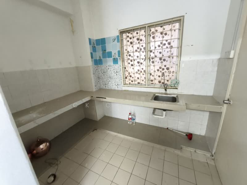Condominium for Sale at Ridzuan Condominium - CK Chieng - Kitchen - PropertyGuru.com.my