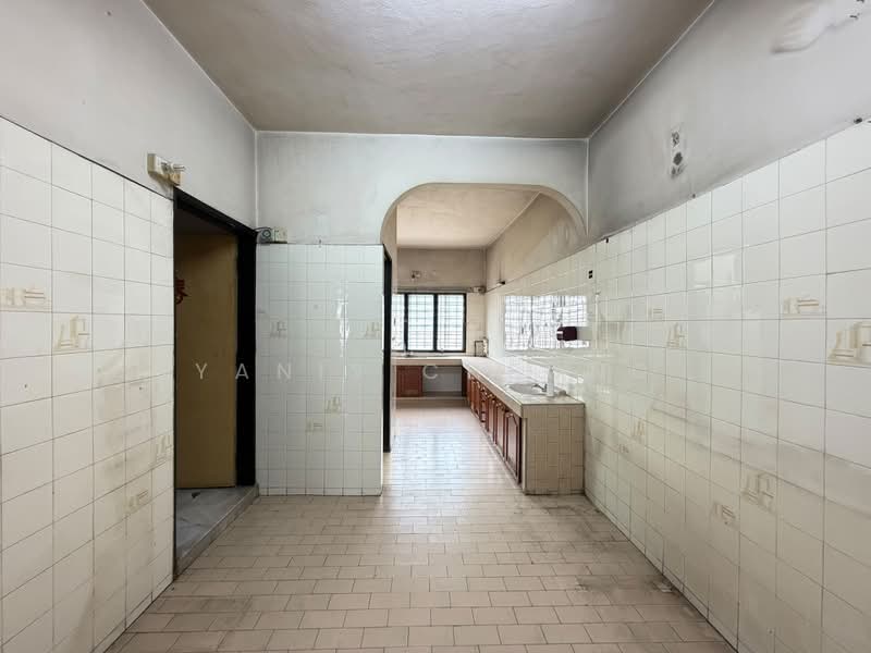 Rumah Teres 2 Tingkat untuk Dijual di Taman Bukit Maluri (Kepong) - Yanis Cheong - Kitchen - PropertyGuru.com.my
