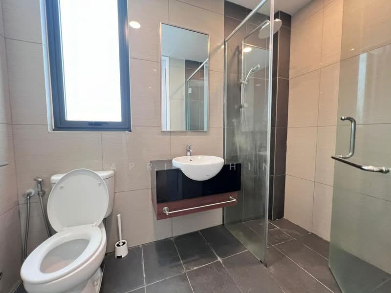 Kondominium untuk Disewa di The Elysia Park Residence - April Chin - Bathroom - PropertyGuru.com.my