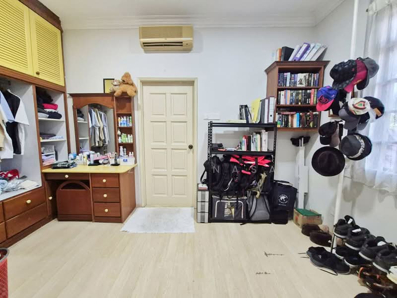 Rumah Banglo untuk Dijual di Seksyen 8 (Shah Alam) - Azian Nasa - PropertyGuru.com.my
