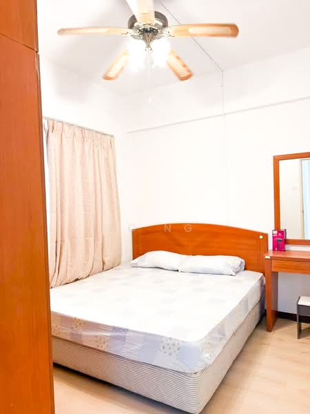 Pangsapuri untuk Disewa di Mawar Apartment - KC Ng - Bedroom - PropertyGuru.com.my