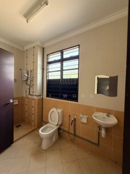 Terraced House for Sale in Bandar Kinrara Seksyen 5 (Bandar Kinrara) - Sky Wong - Bathroom - PropertyGuru.com.my