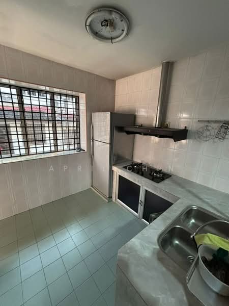2-storey Terraced House for Rent in Johor Bahru (Johor) - April Chin - Kitchen - PropertyGuru.com.my