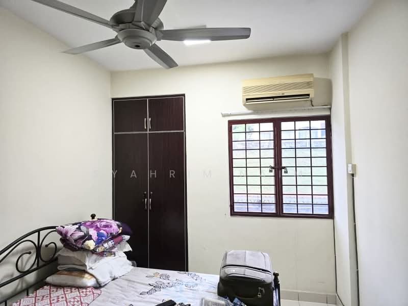 Kondominium untuk Dijual di Casa Puteri Condominium - Syahrim Naim - Bedroom - PropertyGuru.com.my