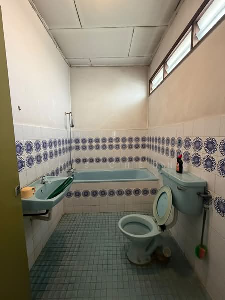 Rumah Teres 2 Tingkat untuk Dijual di Taman Bukit Maluri (Kepong) - Yanis Cheong - Bathroom - PropertyGuru.com.my