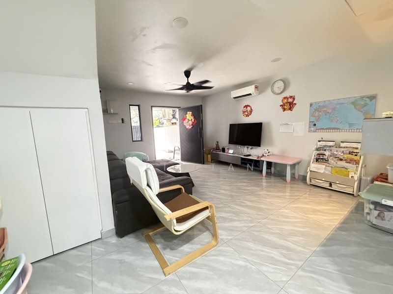 2-storey Terraced House for Sale in Taman Cheras Mas (Cheras) - Kris Tan - Living Room - PropertyGuru.com.my