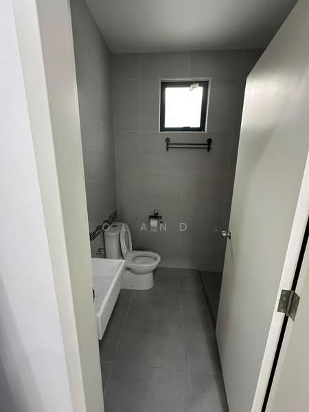Rumah Teres untuk Disewa di Taman Desa Tebrau (Tebrau) - Yoland . - Bathroom - PropertyGuru.com.my