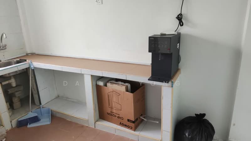 Rumah Flat untuk Dijual di Pangsapuri Nuri - Daniel Yong - Kitchen - PropertyGuru.com.my