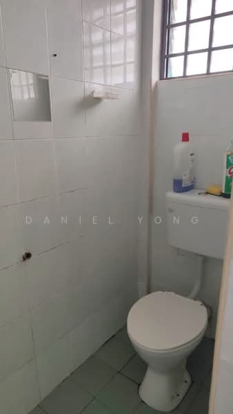 Rumah Flat untuk Dijual di Pangsapuri Nuri - Daniel Yong - Bathroom - PropertyGuru.com.my