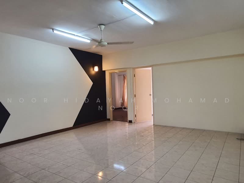 Condominium for Sale at Vista Komanwel C - Noor Hidayah Mohamad Noor - Living Room - PropertyGuru.com.my