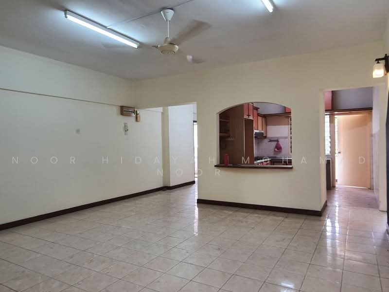 Condominium for Sale at Vista Komanwel C - Noor Hidayah Mohamad Noor - Living Room - PropertyGuru.com.my