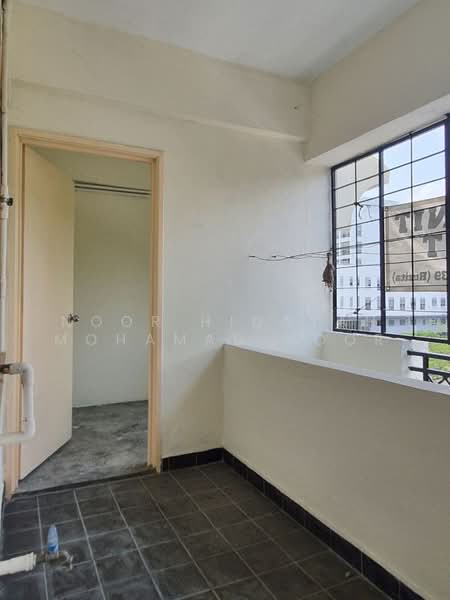 Condominium for Sale at Vista Komanwel C - Noor Hidayah Mohamad Noor - Balcony - PropertyGuru.com.my